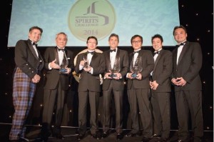 Suntory team accepts ISC award for Distiller of the Year.