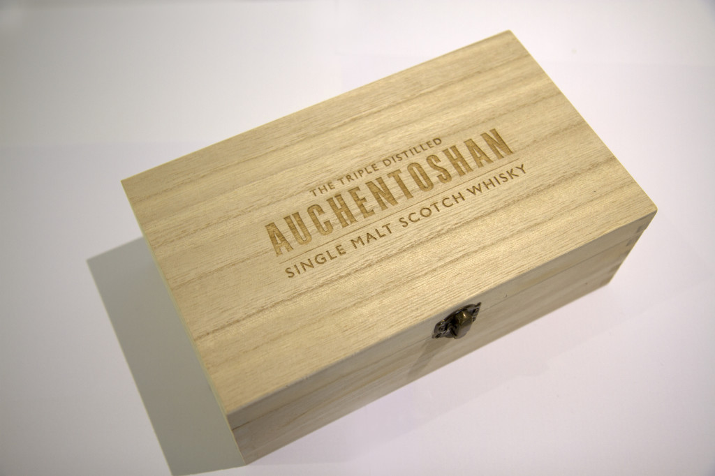 Wooden box image